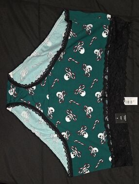 Women's Green Skull & Candy Cane Lace Trim Brief